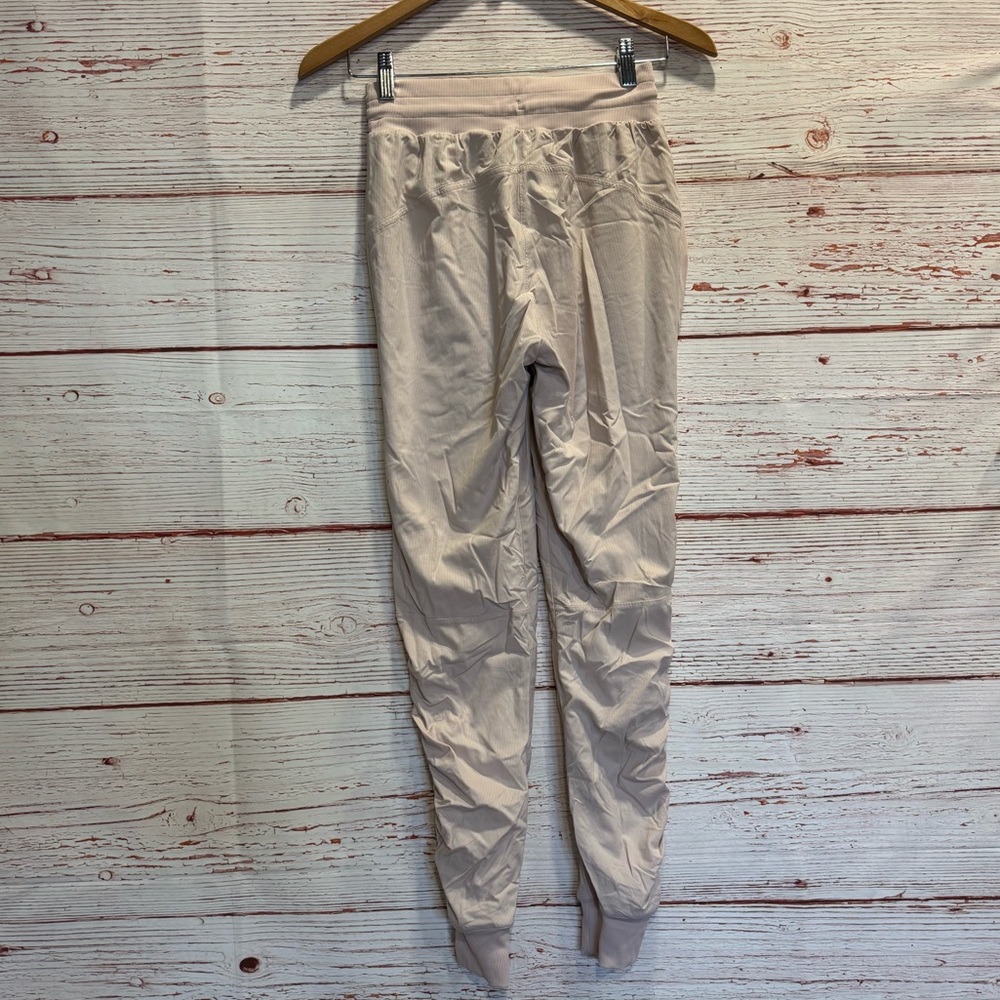 Lululemon Beyond the Studio Jogger in Feather Pink Sz 2 - Picture 10 of 14